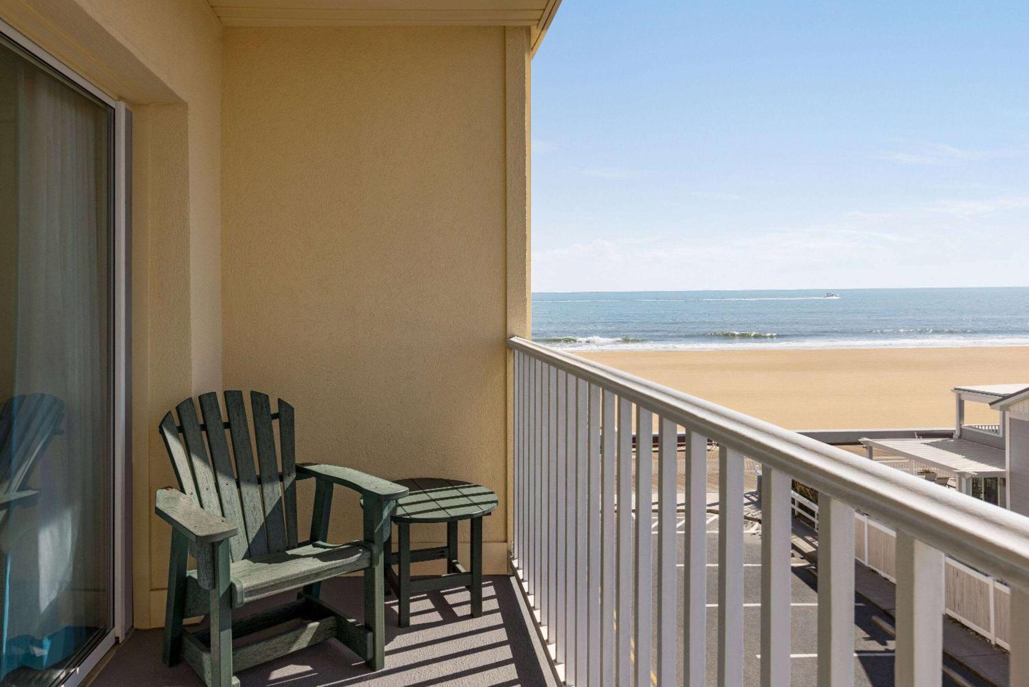 Howard Johnson By Wyndham Ocean City Oceanfront Dış mekan fotoğraf